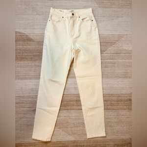 Universal Thread 90s Vintage Straight Leg Jeans | Cream | 6 Long | 34” | EUC